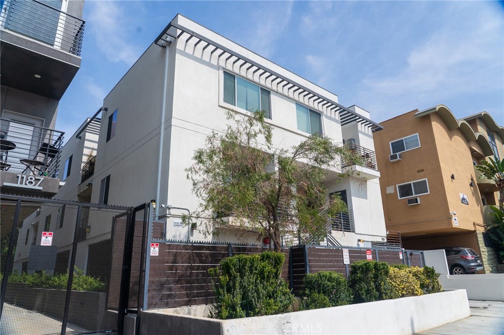 1183 Crenshaw Boulevard 202 Property Photo 1