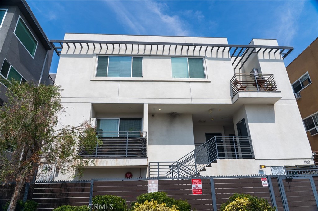 1183 Crenshaw Boulevard 202 Property Photo 2