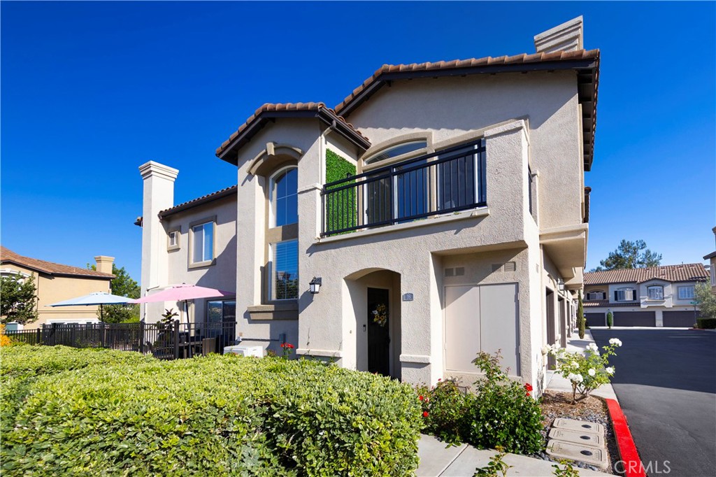 16 Lucente Property Photo 1