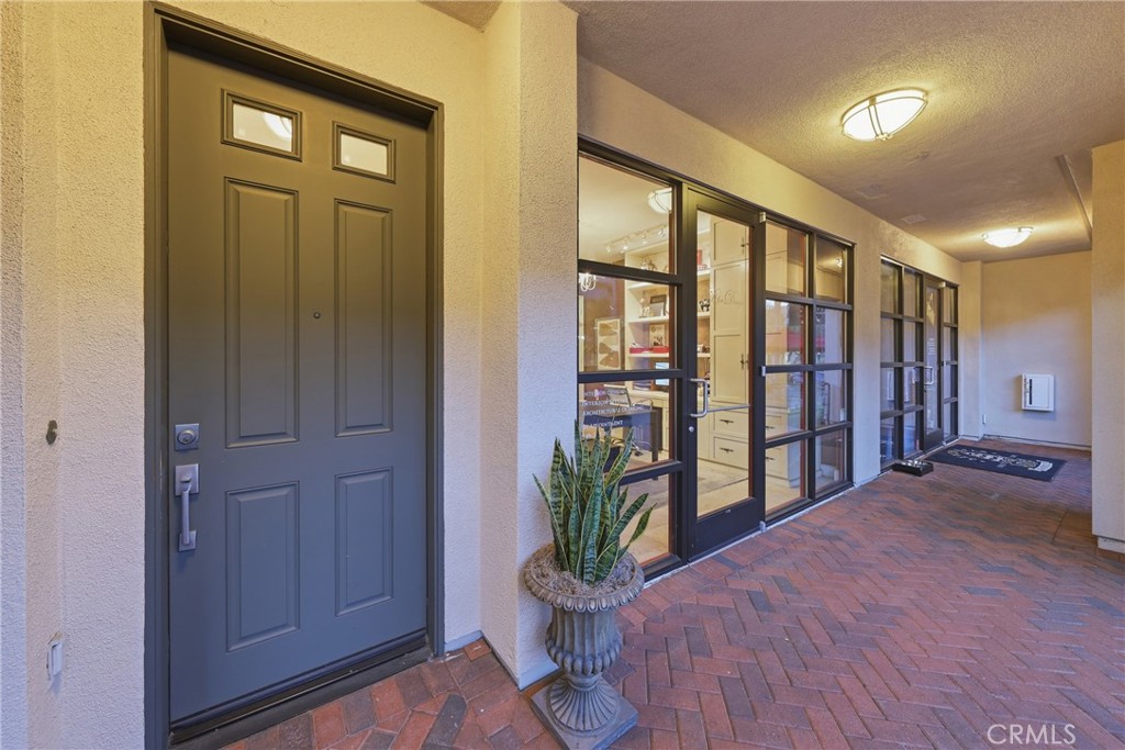 23 Vantis Property Photo 3