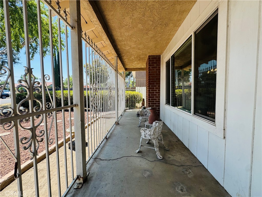320 S Victoria Property Photo 2