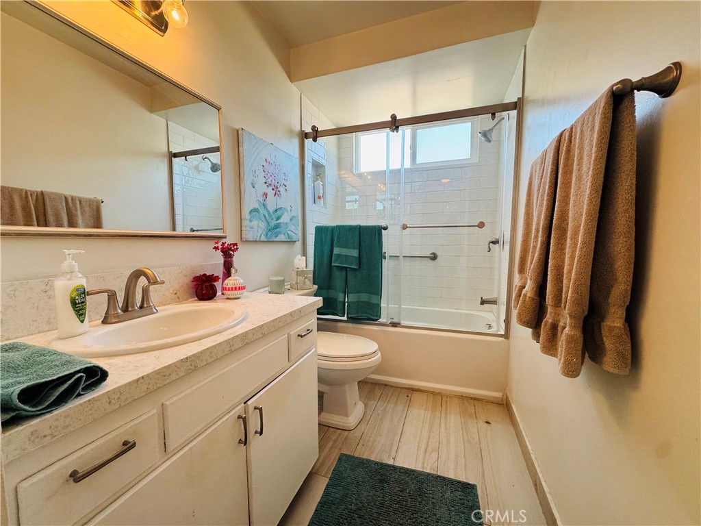 320 S Victoria Property Photo 12