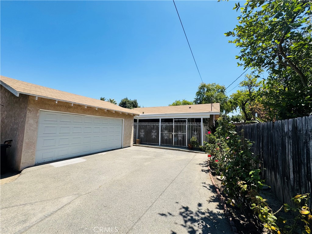 320 S Victoria Property Photo 17