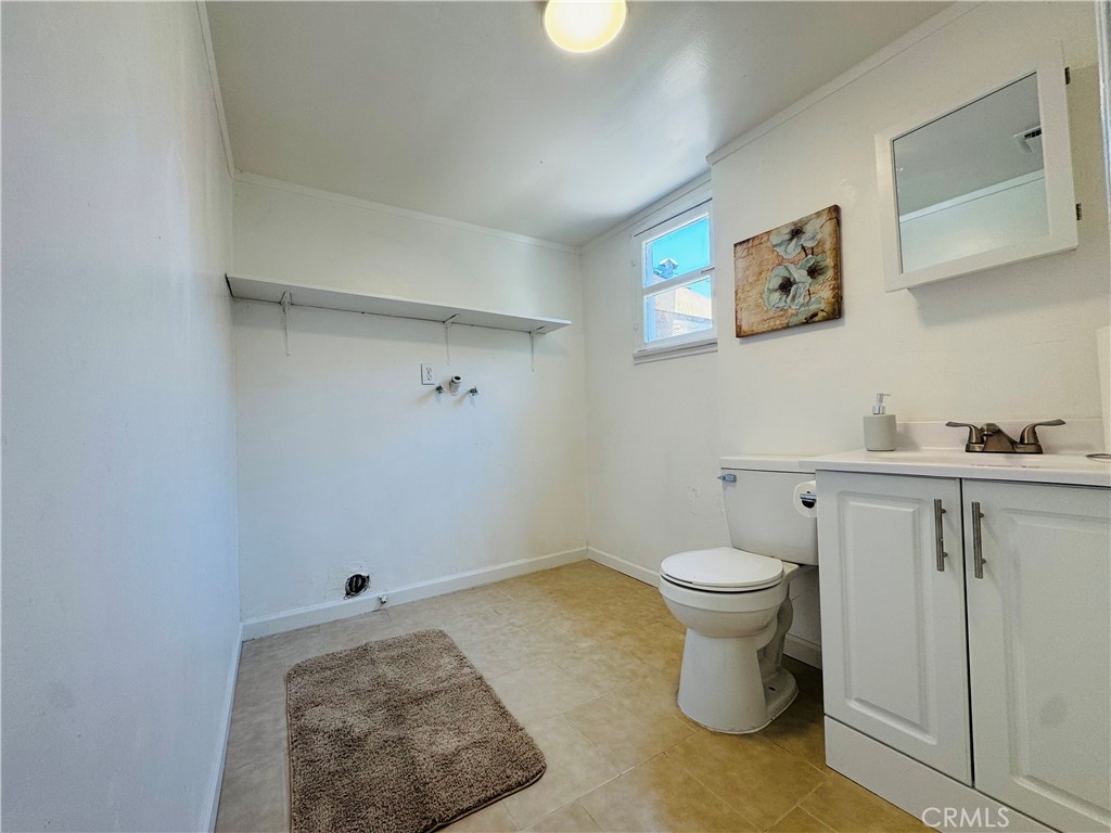 320 S Victoria Property Photo 24