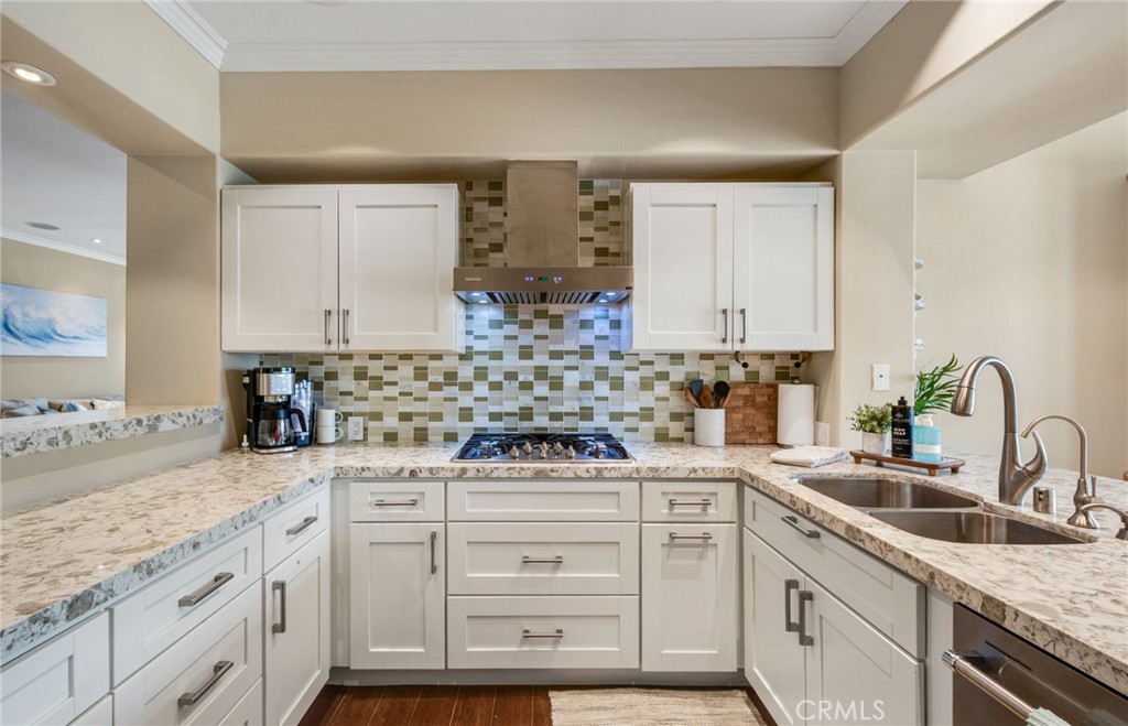2600 213 Newport Property Photo 13
