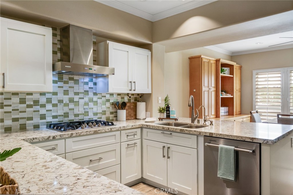 2600 213 Newport Property Photo 15