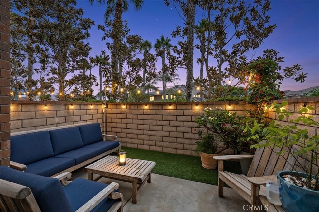 21038 Poolside Property Photo 28