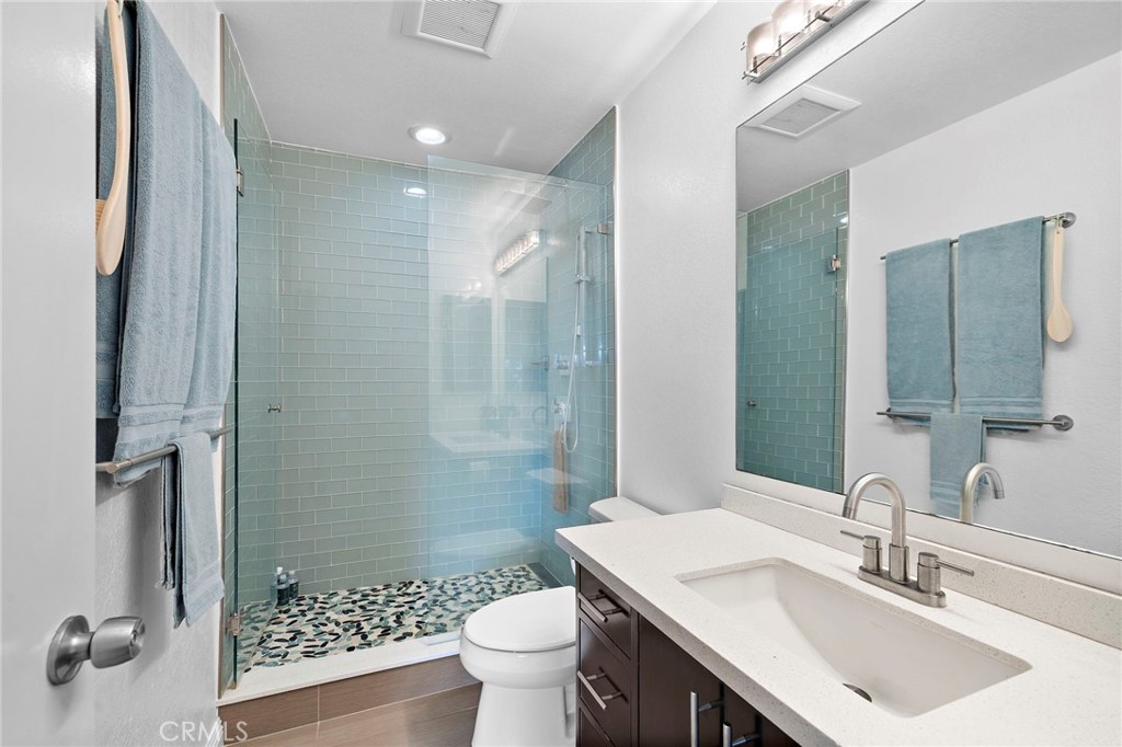 21038 Poolside Property Photo 33