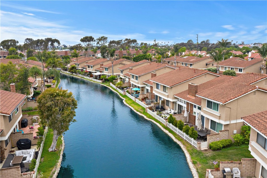 21038 Poolside Property Photo 40