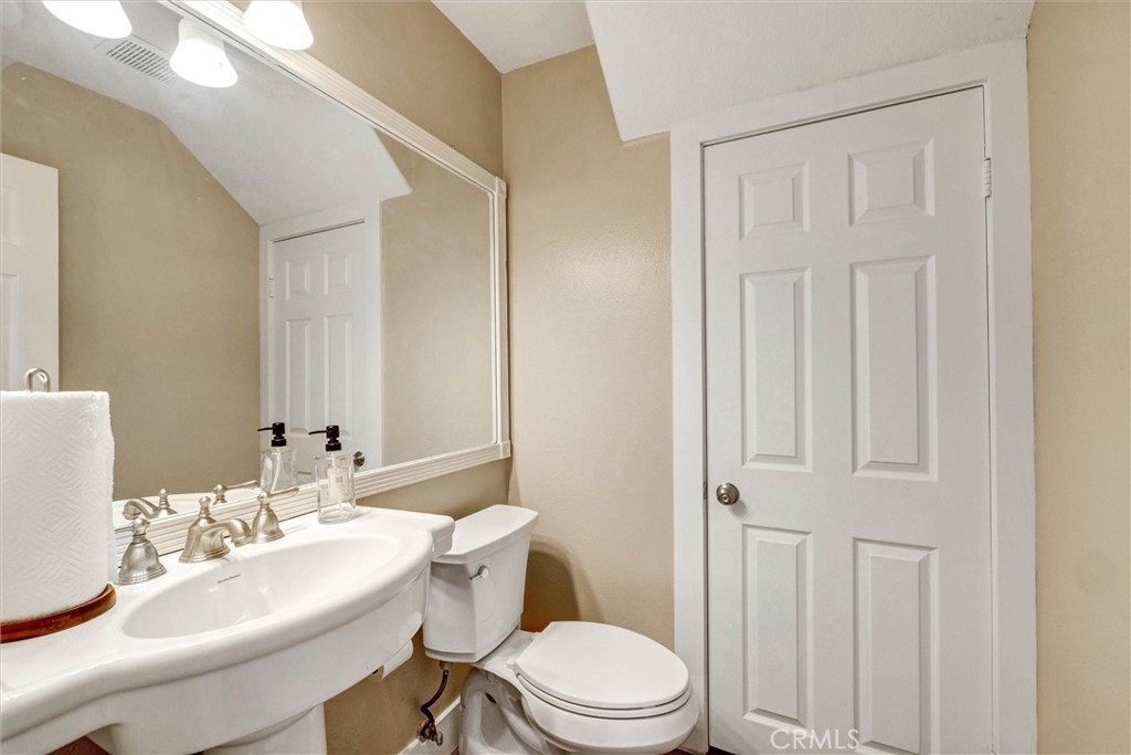 5846 Mimosa Court Property Photo 8