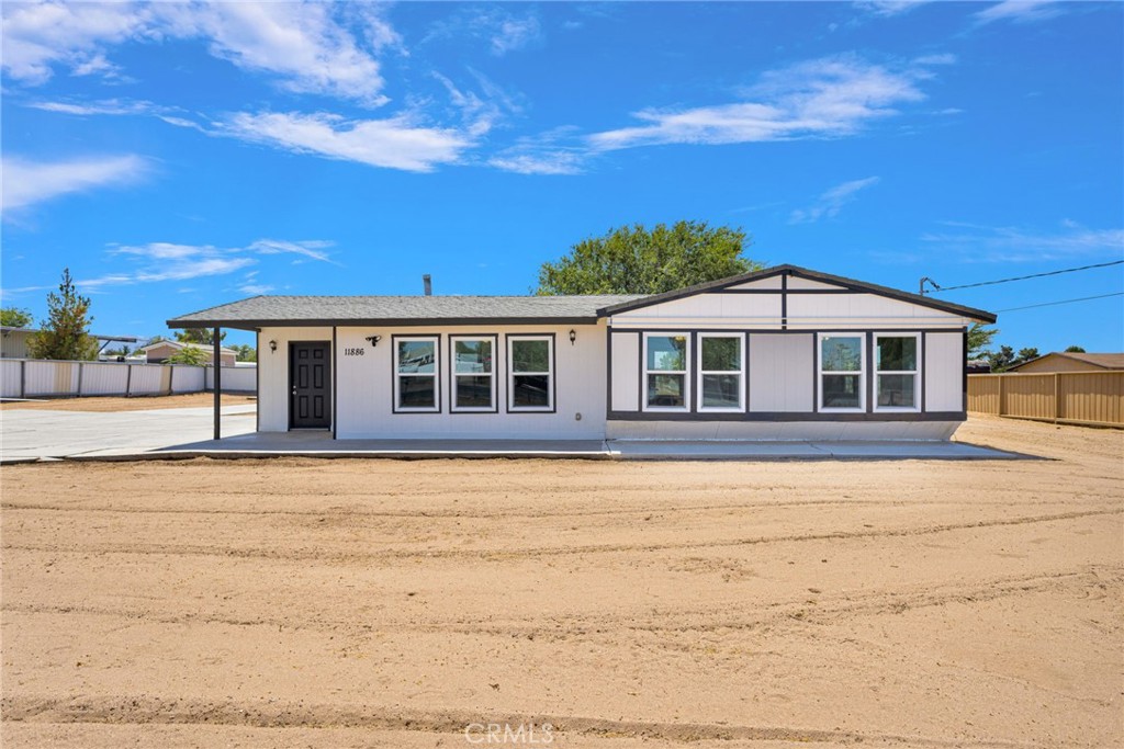 11886 Locust Property Photo 1