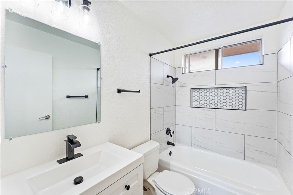 221 10th Street Property Photo 10