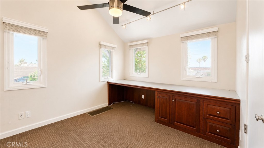 1461 Glenneyre B Property Photo 12