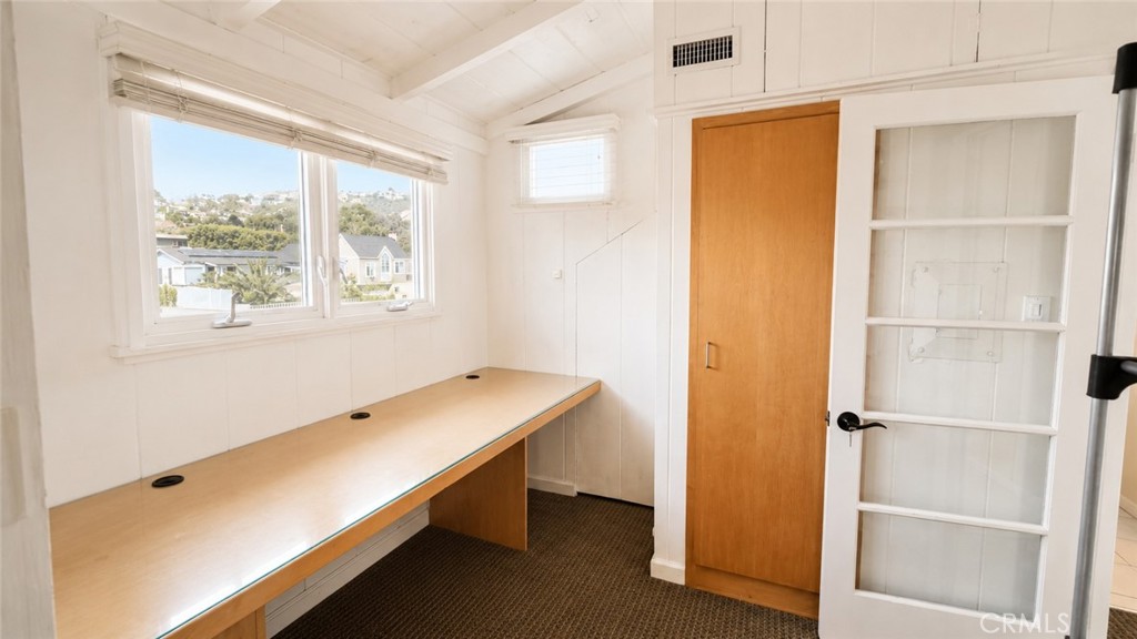1461 Glenneyre B Property Photo 16