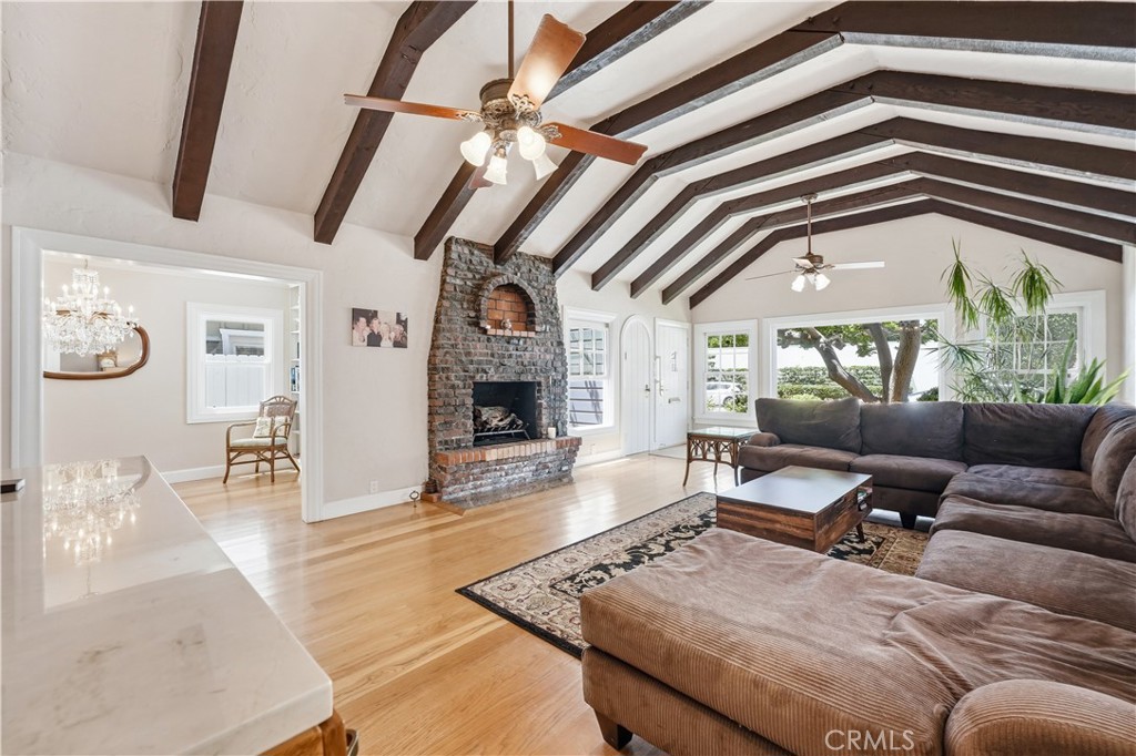 1617 E Balboa Boulevard Property Photo 7