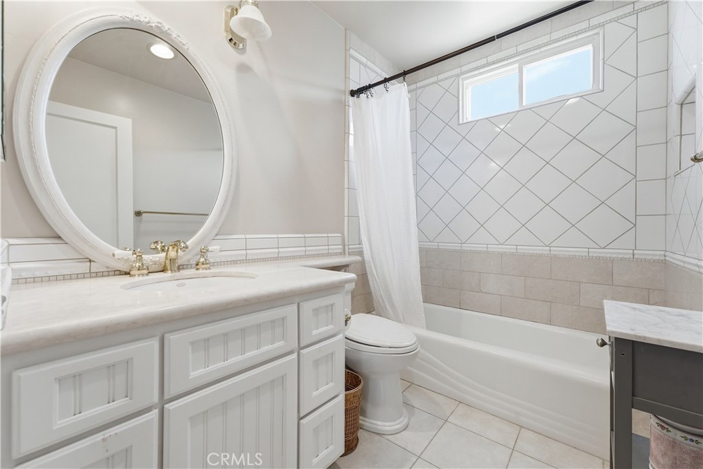 1617 E Balboa Boulevard Property Photo 13