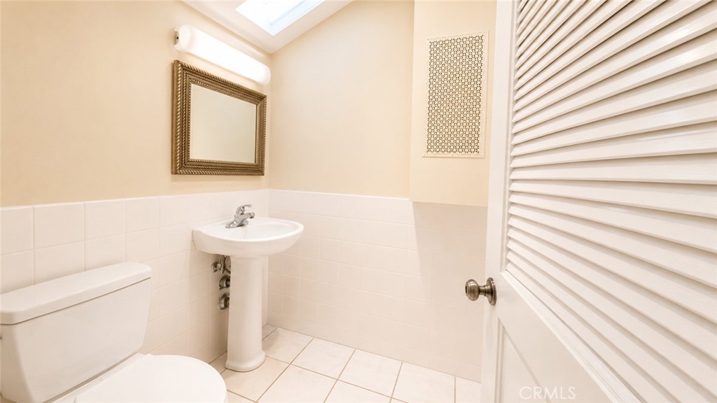 1461 Glenneyre C Property Photo 9