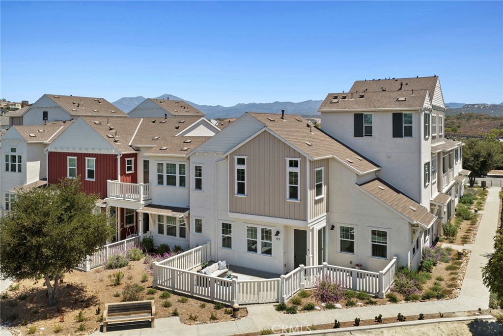 177 Patria Property Photo 1