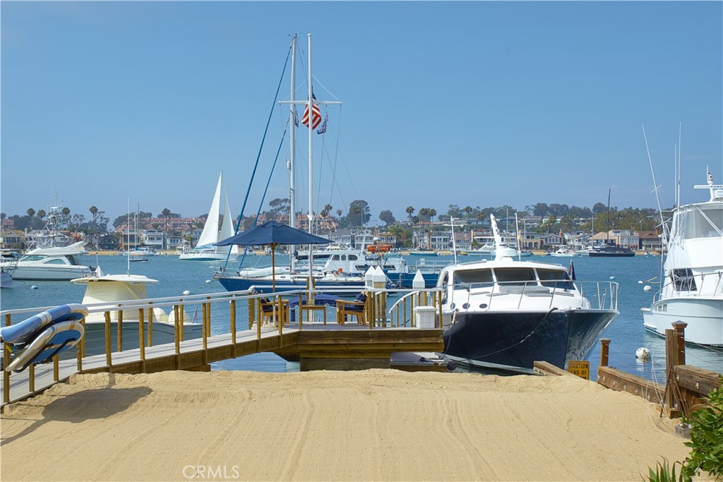 1324 E Balboa Boulevard Property Photo 20