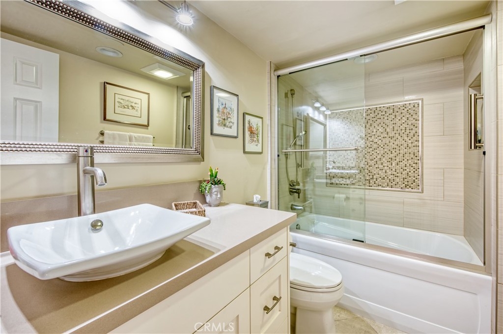 405 Avenida Granada 409 Property Photo 13