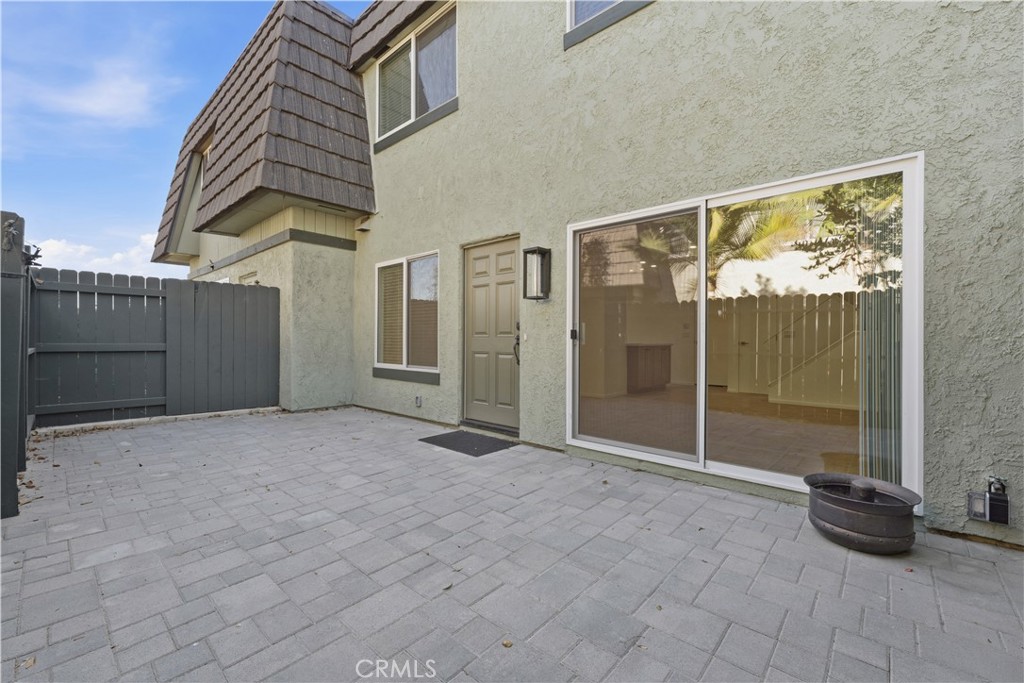1651 Iowa Street C Property Photo 2