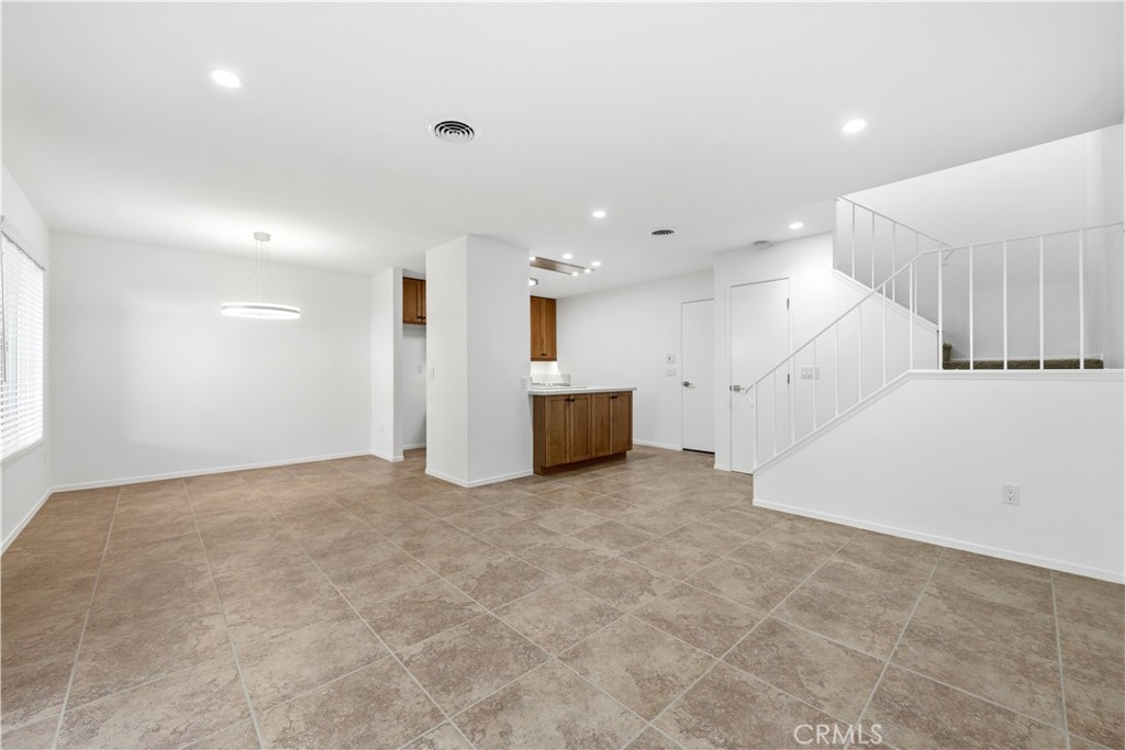 1651 Iowa Street C Property Photo 10