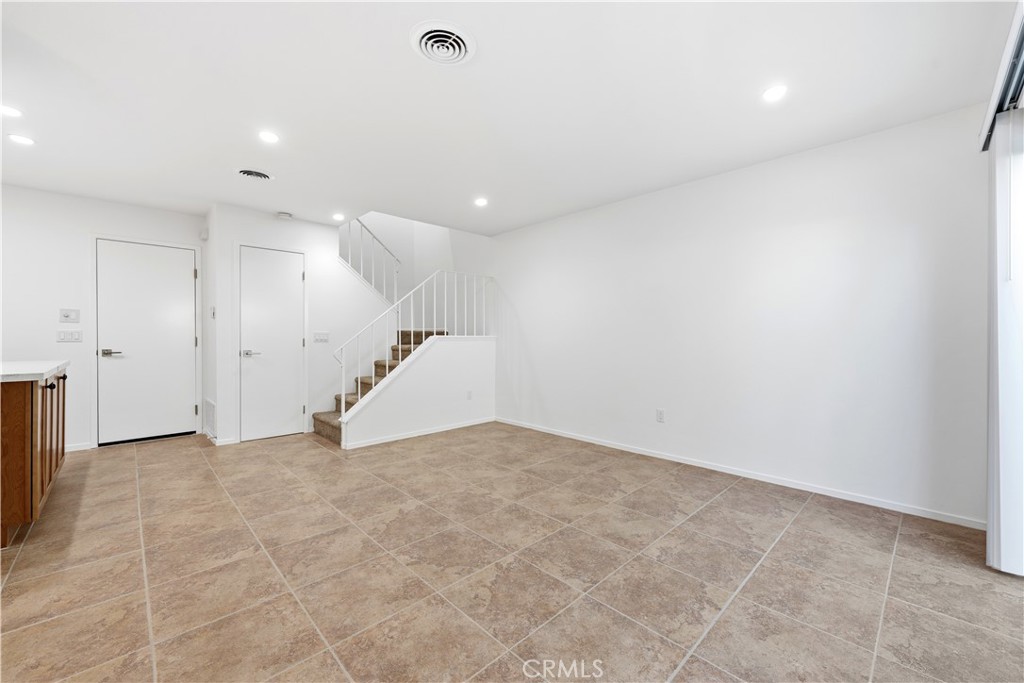 1651 Iowa Street C Property Photo 11