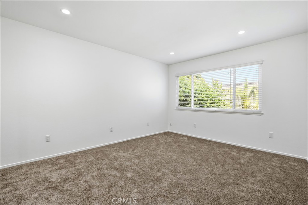 1651 Iowa Street C Property Photo 16