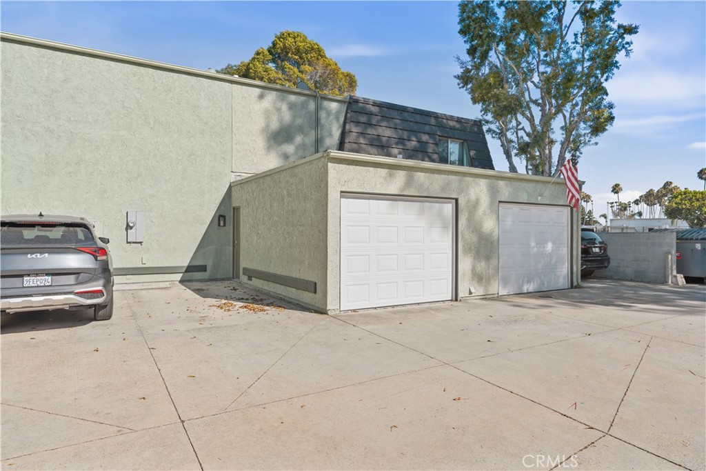 1651 Iowa Street C Property Photo 26