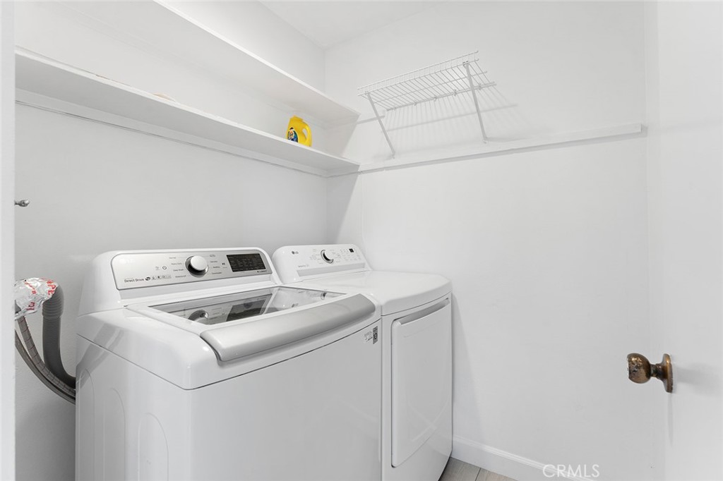 17 Hollowglen Property Photo 8