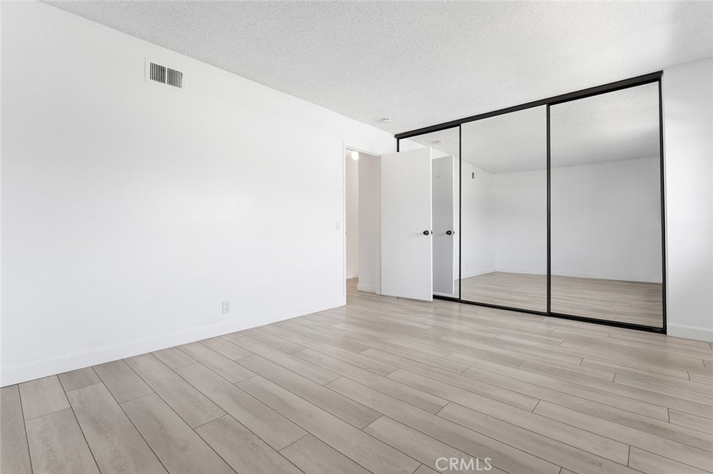 17 Hollowglen Property Photo 10