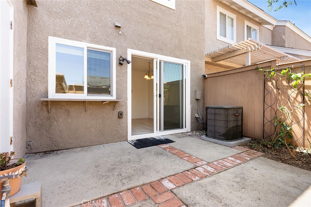 17 Hollowglen Property Photo 16
