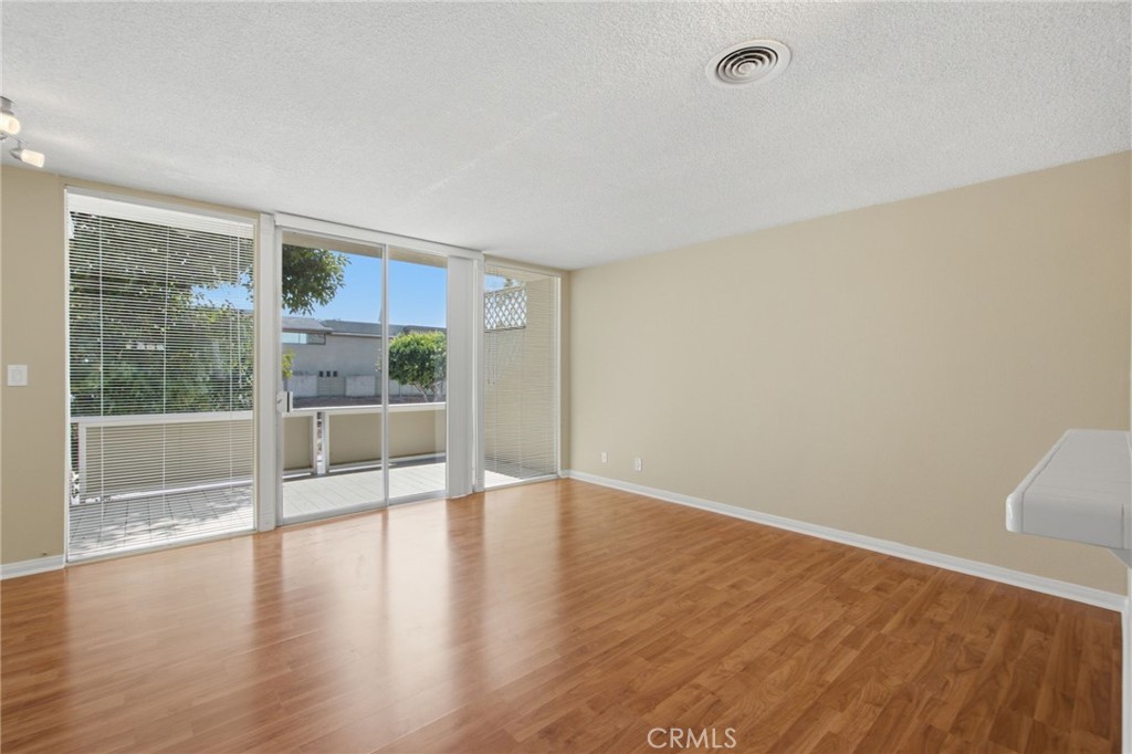 4300 Shorecrest Property Photo 12