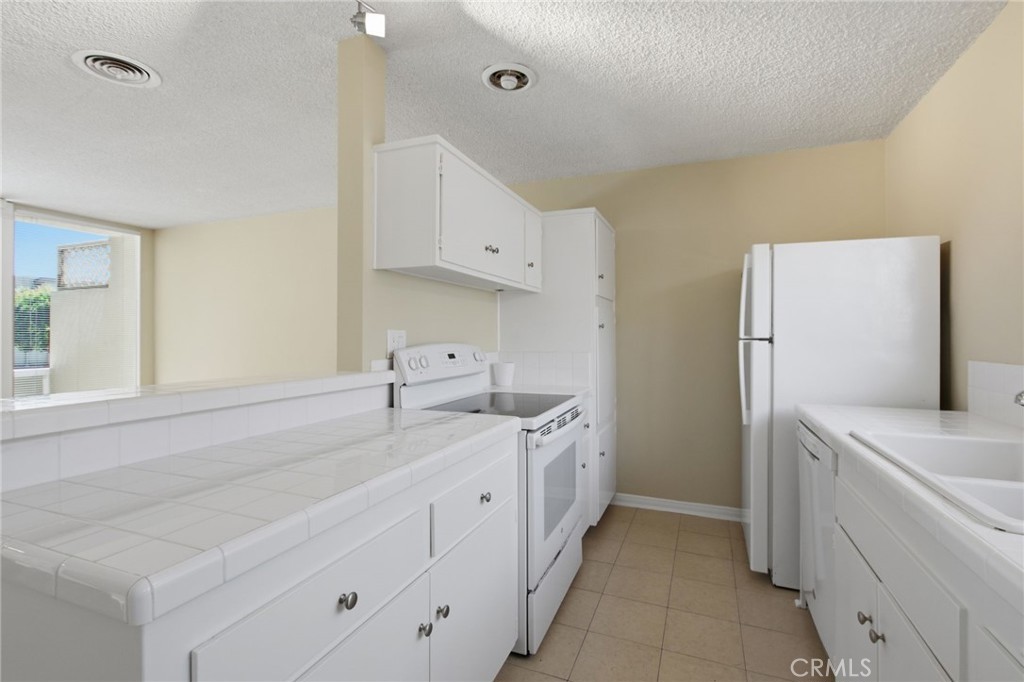 4300 Shorecrest Property Photo 18