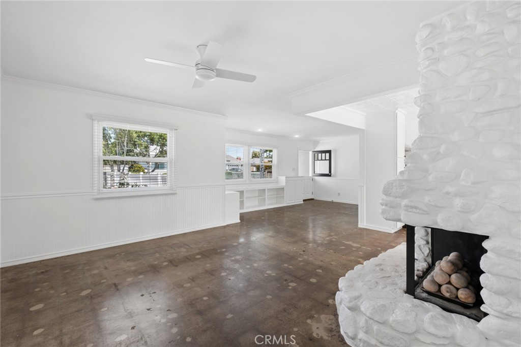 241 E 21st Street Property Photo 5