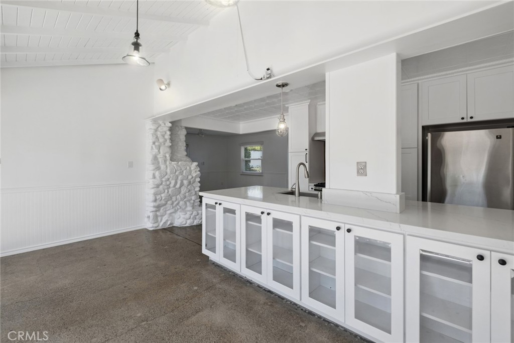 241 E 21st Street Property Photo 10