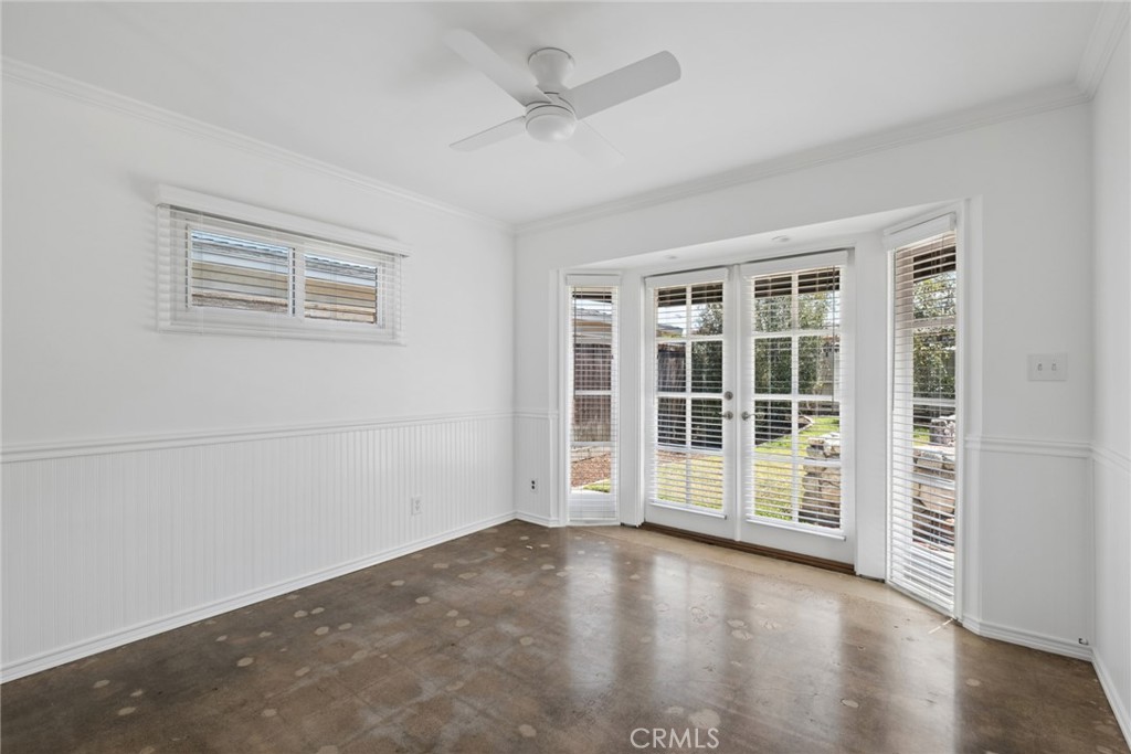 241 E 21st Street Property Photo 15