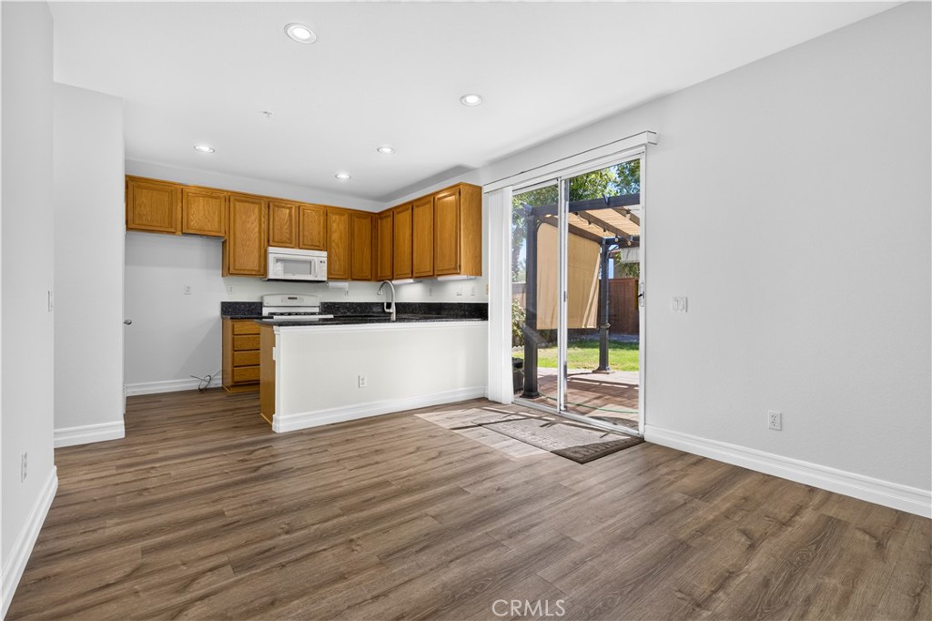 22 Lazurite Property Photo 12