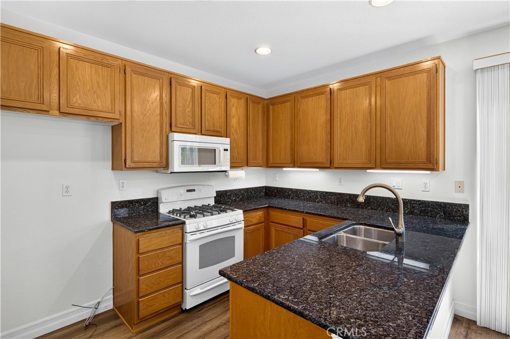 22 Lazurite Property Photo 14