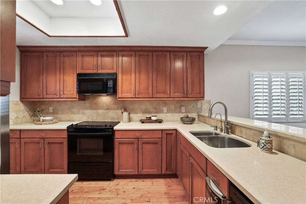 366 Villa Point Property Photo 21