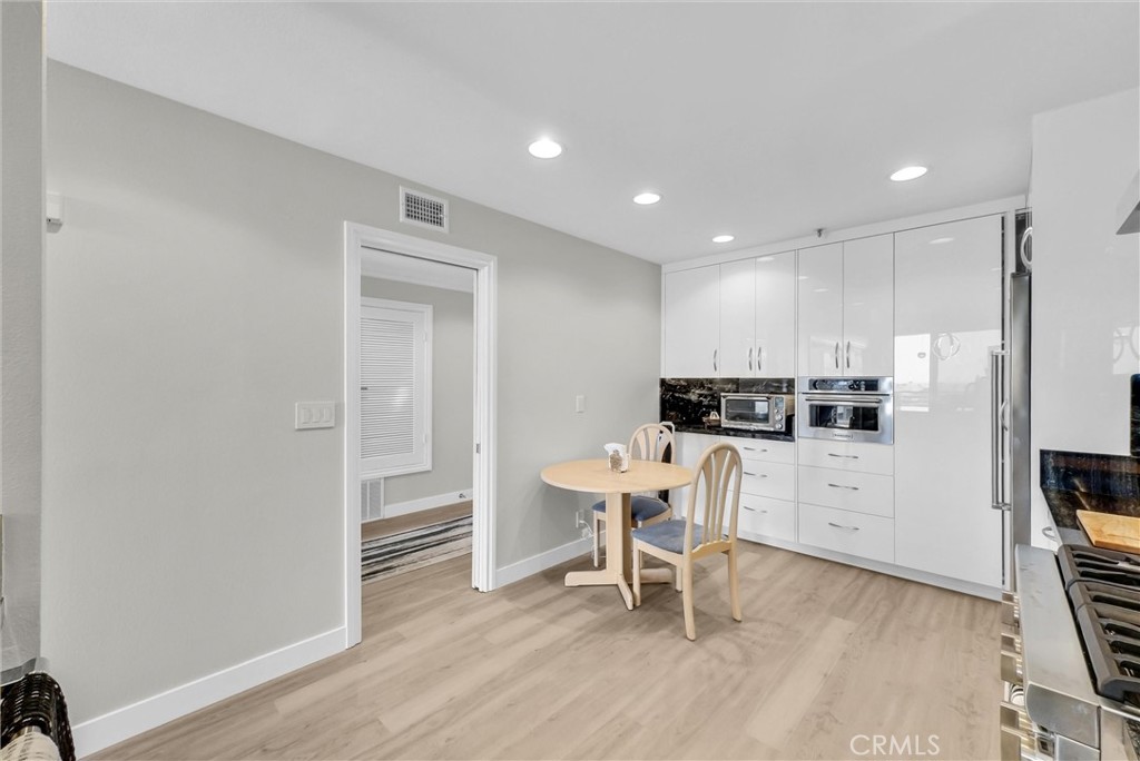 270 Cagney 207 Property Photo 11
