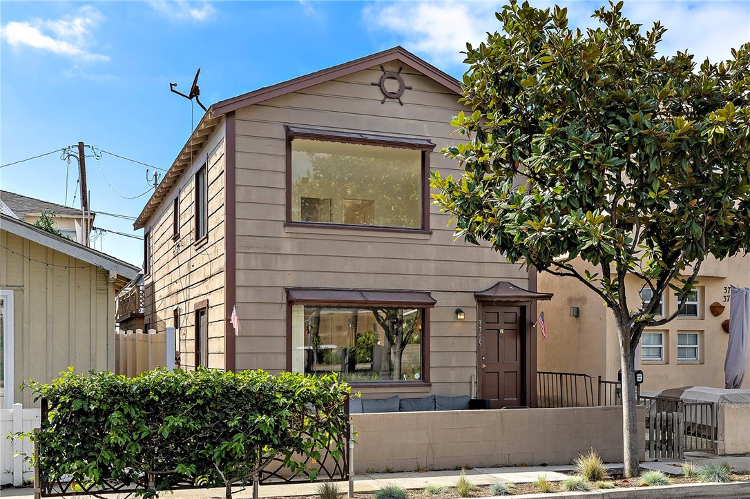 3709 W Balboa Property Photo 1