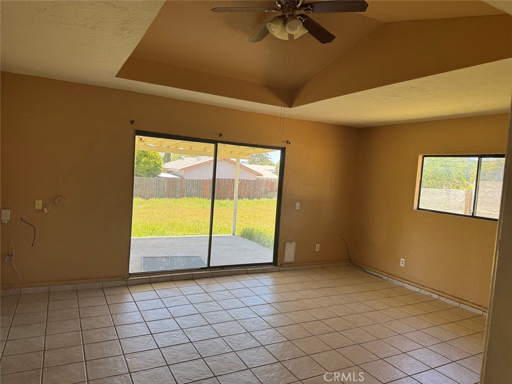 448 W King Property Photo 3