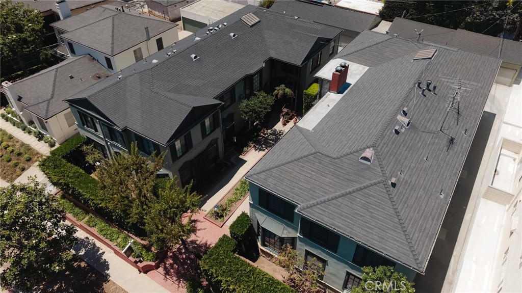 1235 S Beverly Glen Boulevard Property Photo 3