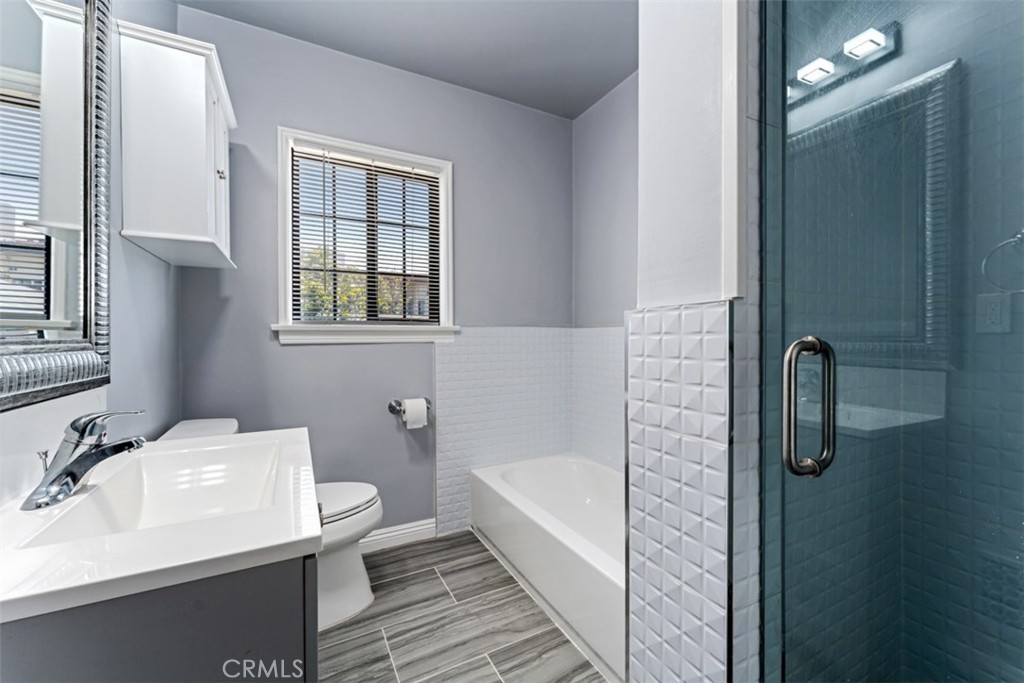 1235 S Beverly Glen Boulevard Property Photo 14