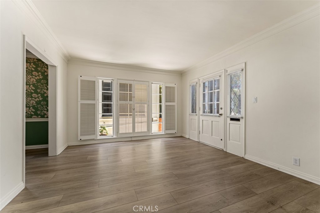 1235 S Beverly Glen Boulevard Property Photo 33