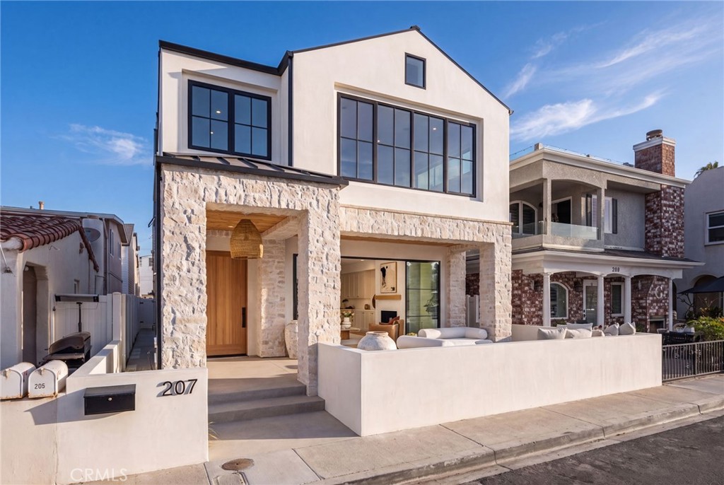 207 43rd Street Property Photo 1