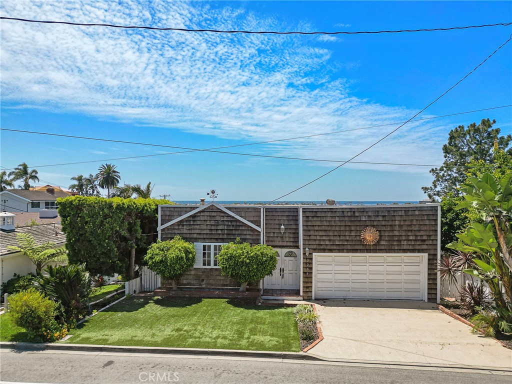 2209 Cliff Drive Property Photo 4