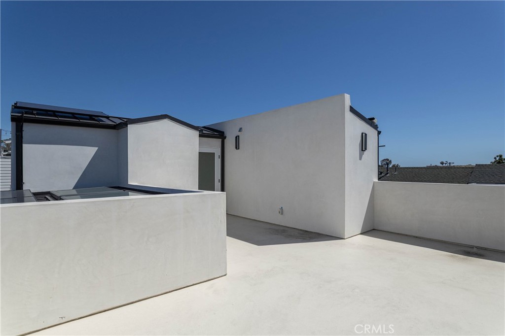 716 1/2 Orchid Avenue Property Photo 29