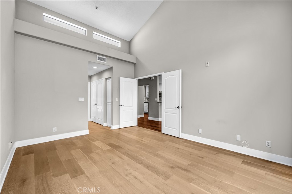 200 Paris Lane 304 Property Photo 15